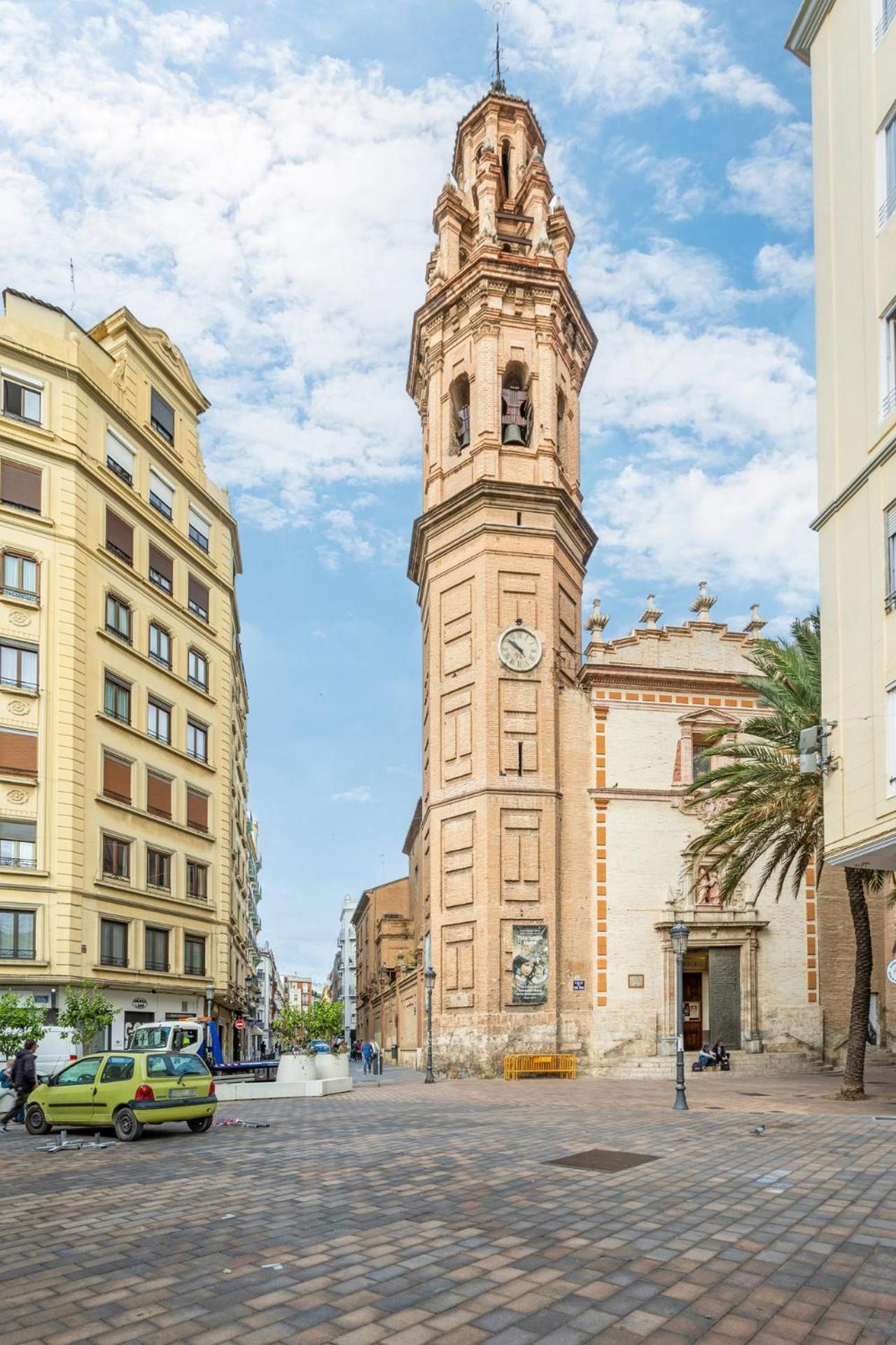 Limehome Valencia Calle De Cadiz Bagian luar foto
