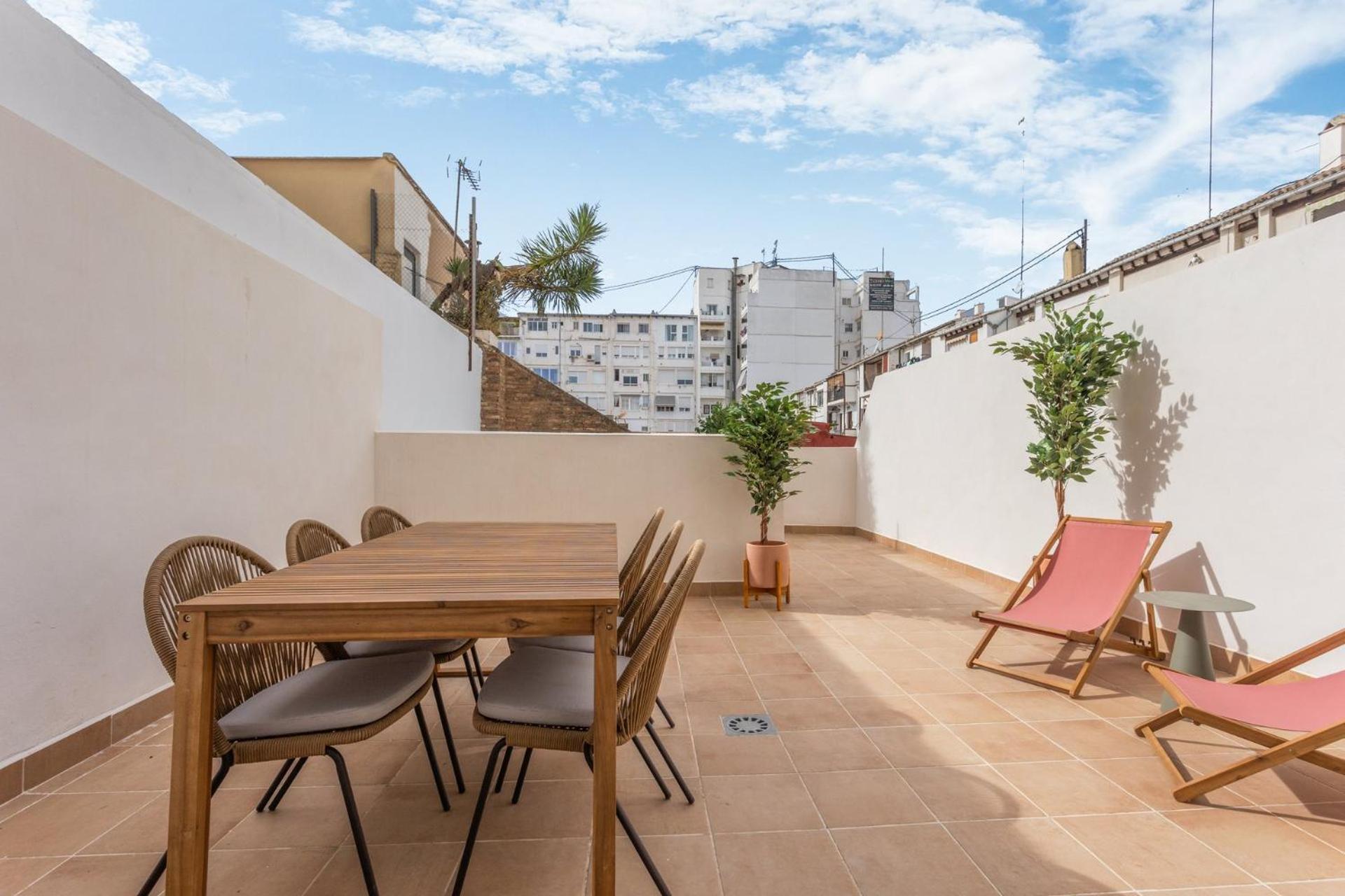 Limehome Valencia Calle De Cadiz Bagian luar foto