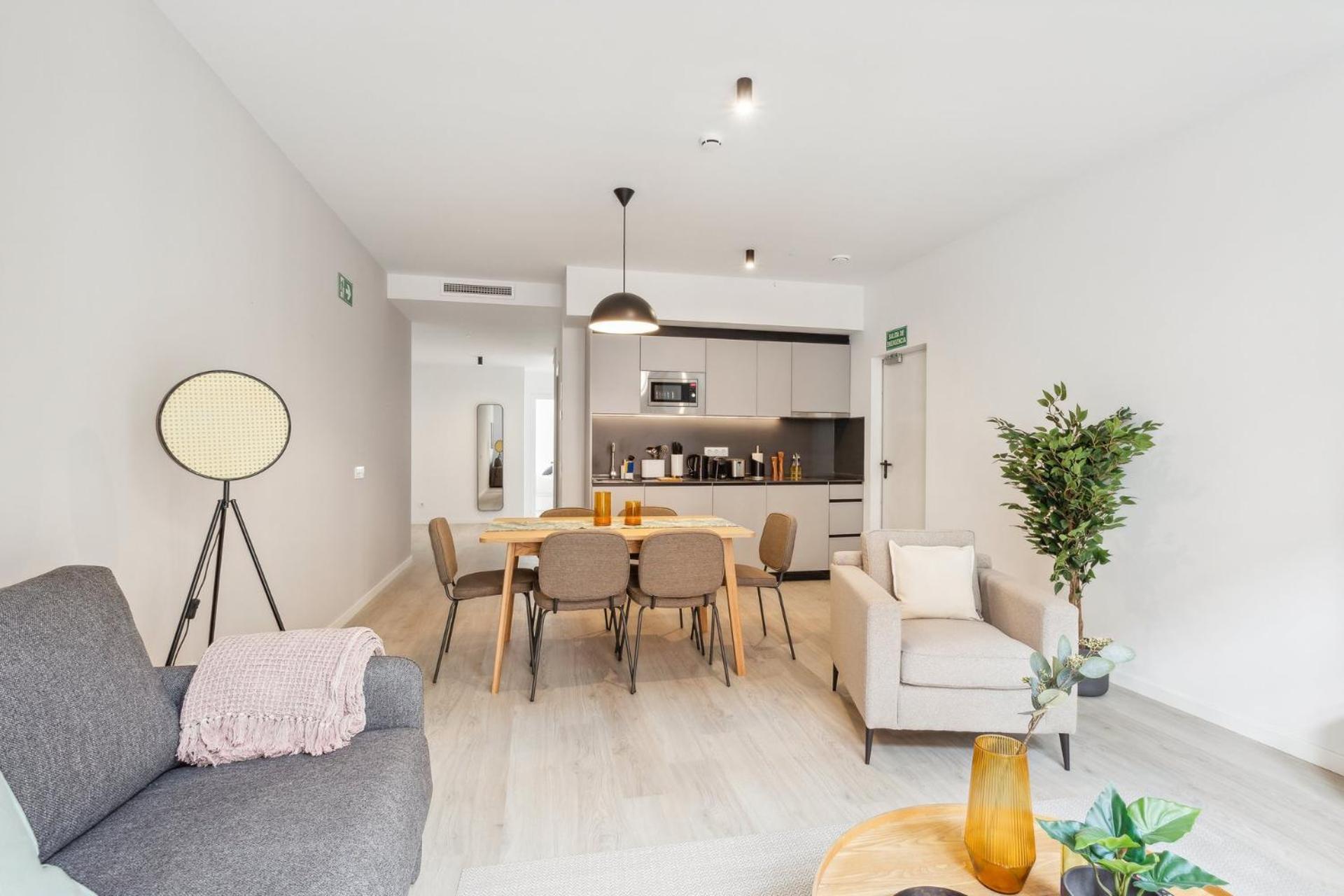 Limehome Valencia Calle De Cadiz Bagian luar foto