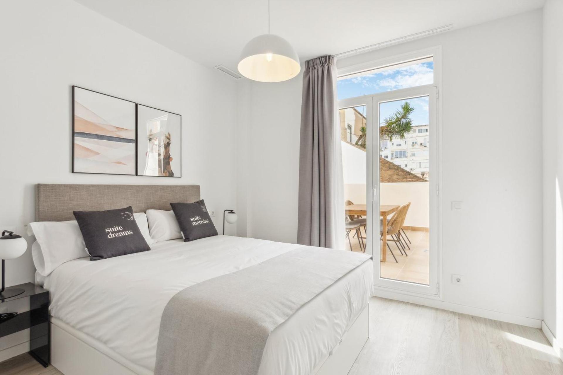 Limehome Valencia Calle De Cadiz Bagian luar foto