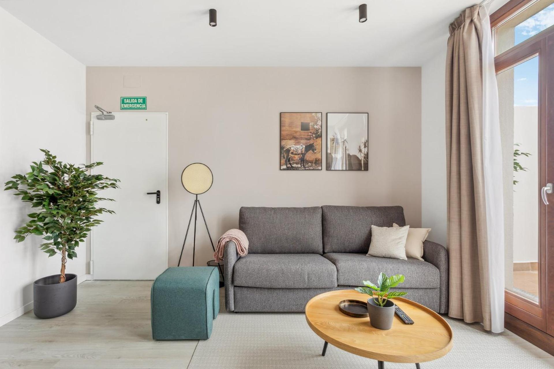 Limehome Valencia Calle De Cadiz Bagian luar foto