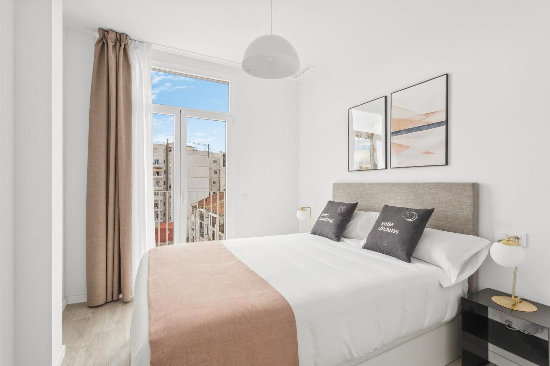 Limehome Valencia Calle De Cadiz Bagian luar foto