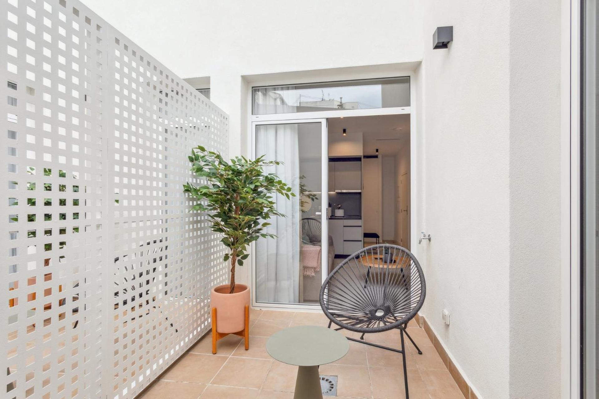 Limehome Valencia Calle De Cadiz Bagian luar foto